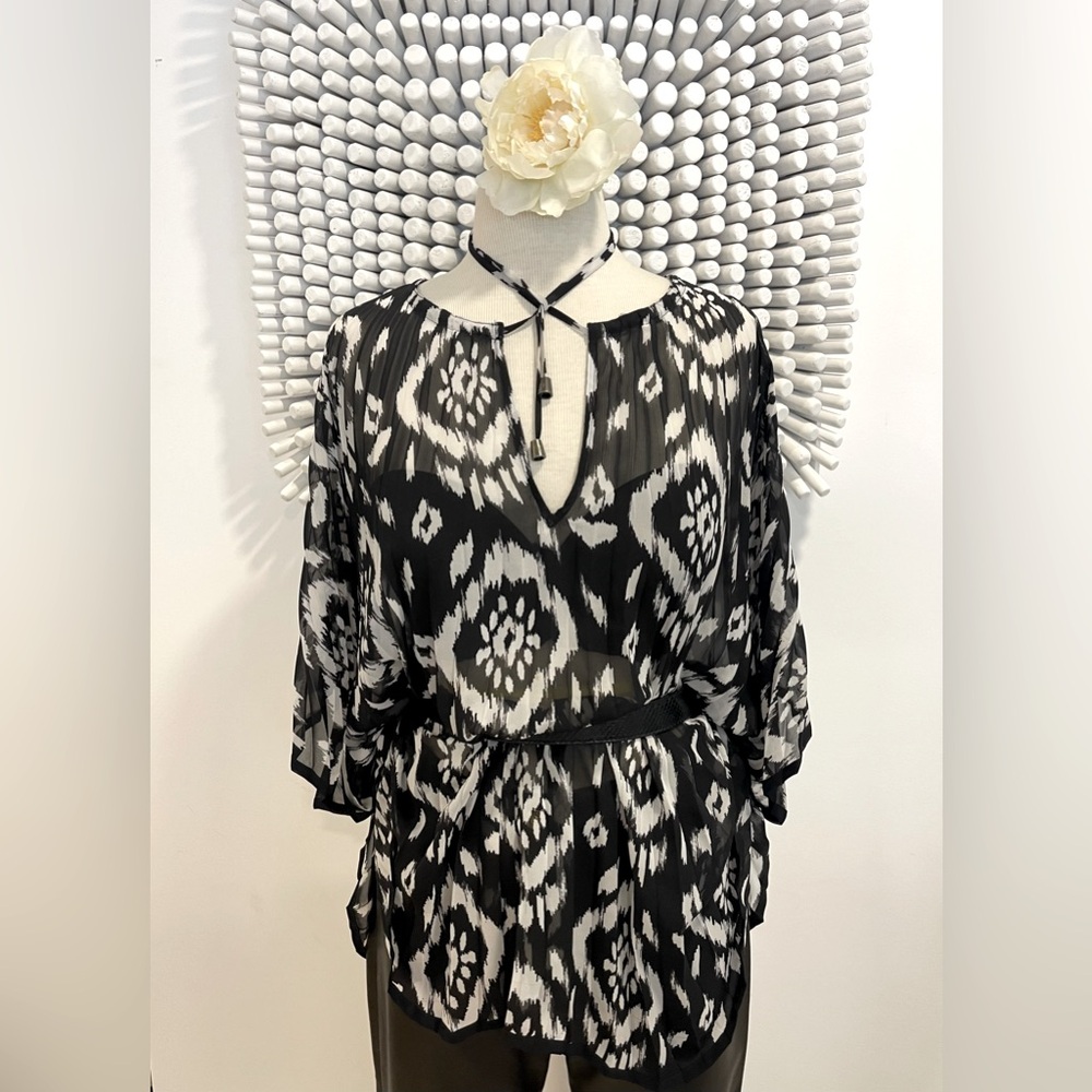 Vince Camuto Sheer Ikat Poncho Top. Easy Wear P/S
(Belt & Bra Not Included)